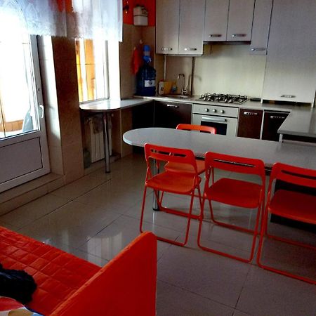 Апартаменты Apart Club Kosmo Черновцы Экстерьер фото